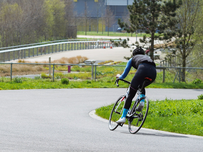 Veilig afdalen op je racefiets: 6 tips